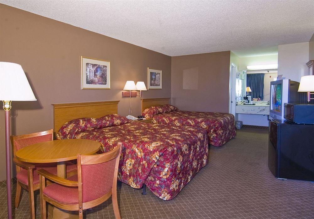 Rodeway Inn Alexandria Exteriör bild