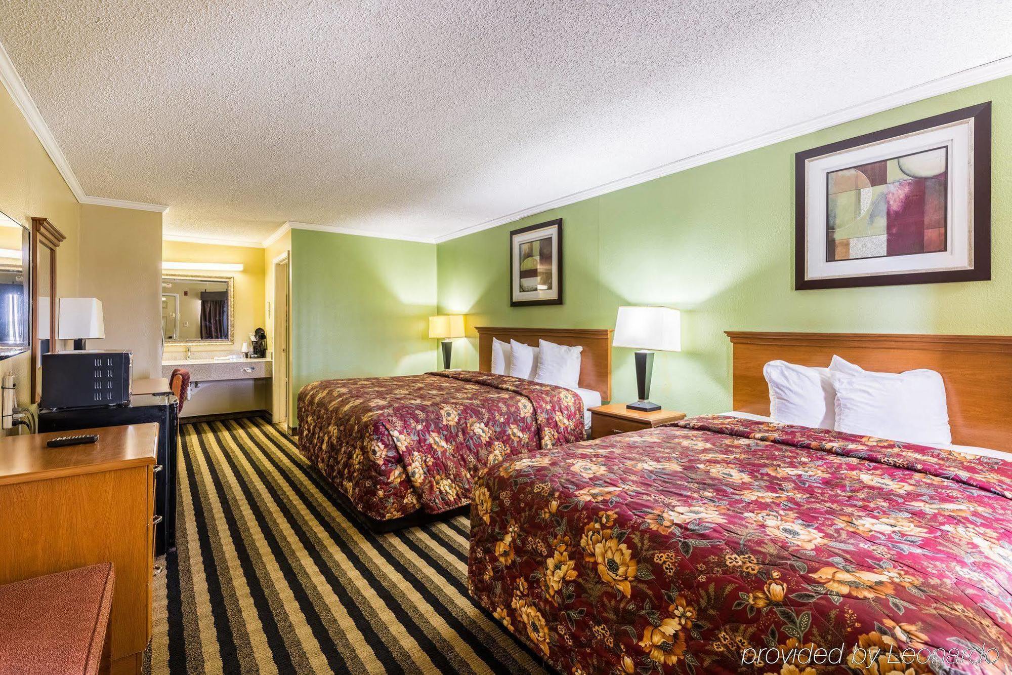 Rodeway Inn Alexandria Exteriör bild