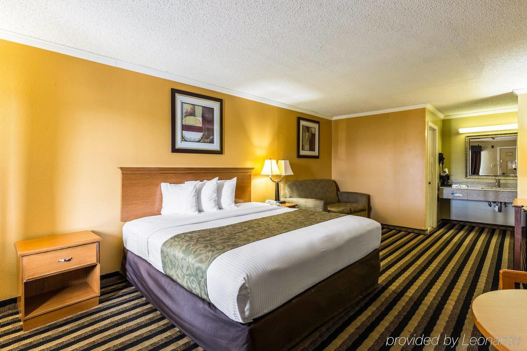 Rodeway Inn Alexandria Exteriör bild